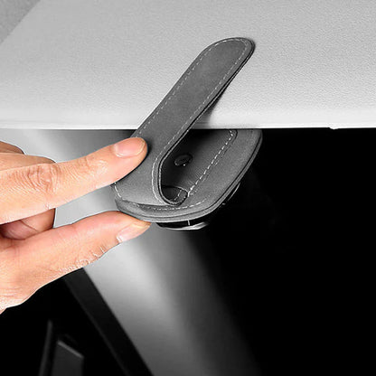 Wildleder Multifunktionaler Brillenhalter mit Ihrem Auto-Logo